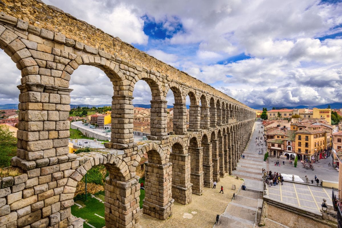 Segovia's Roman Aqueduct - Visit Avila & Segovia